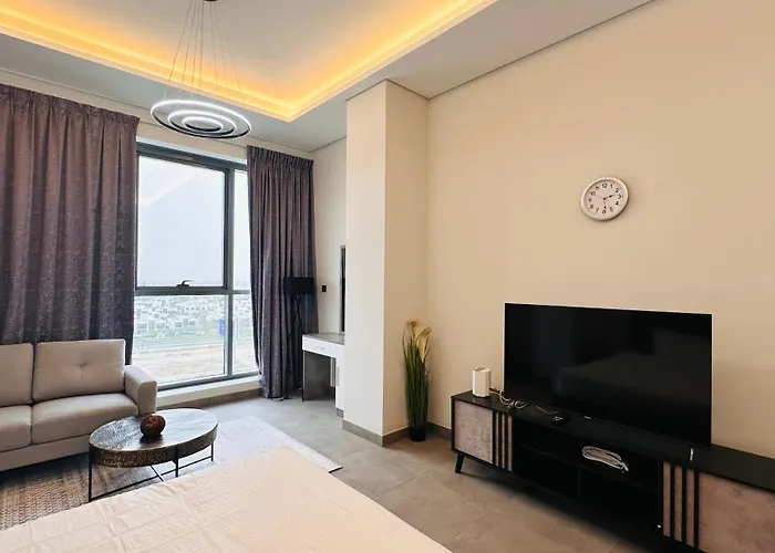 Spacious Studio Apartment Palm View With Big Balcony Free Parking By Belvilla