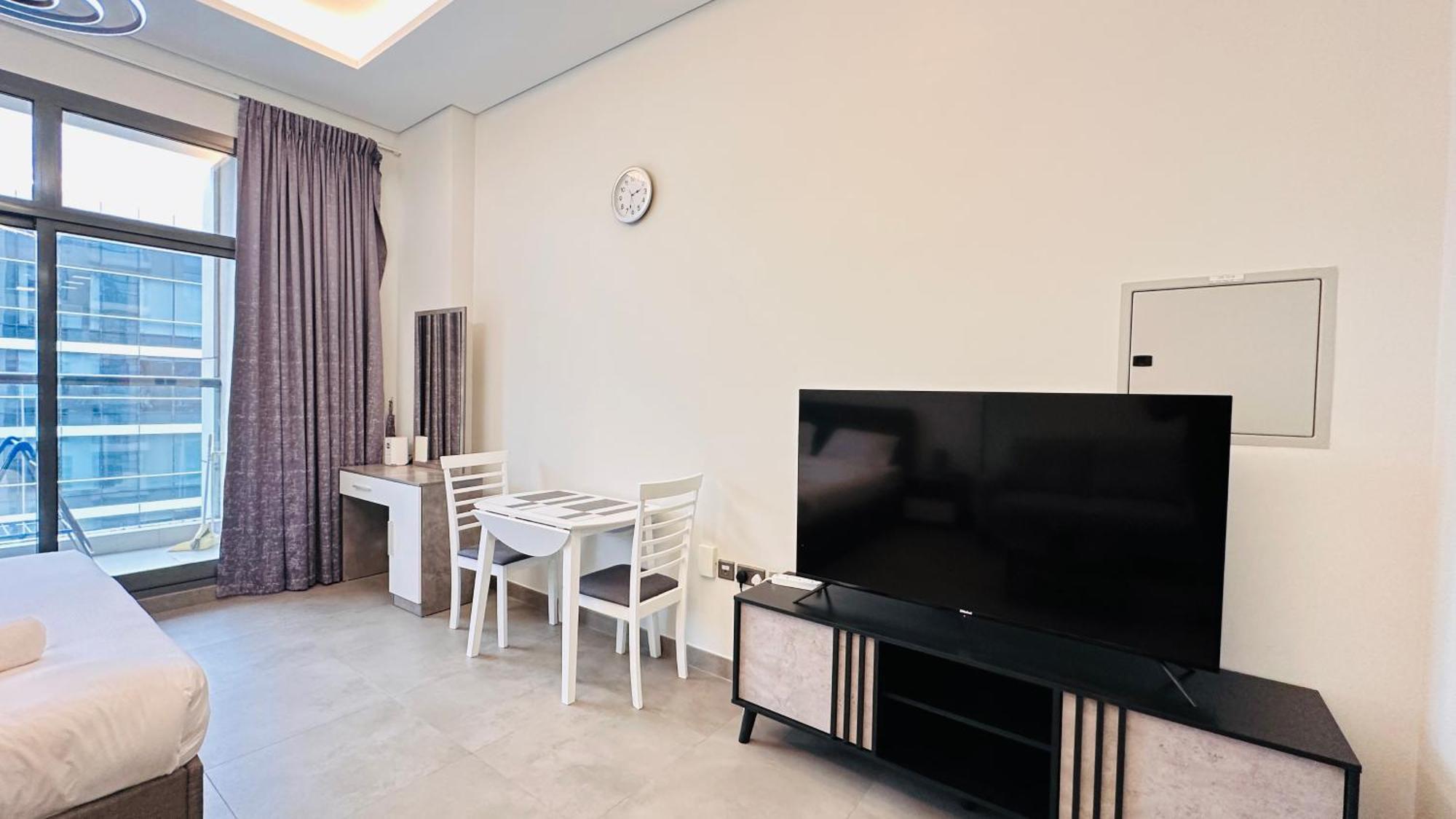 Spacious Palm View With Big Balcony Free Parking By Belvilla * Dubai