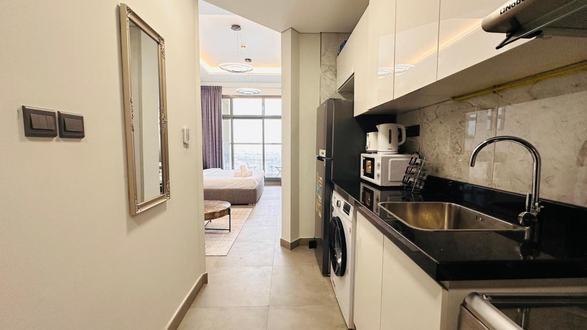 Spacious Palm View With Big Balcony Free Parking By Belvilla Dubai
