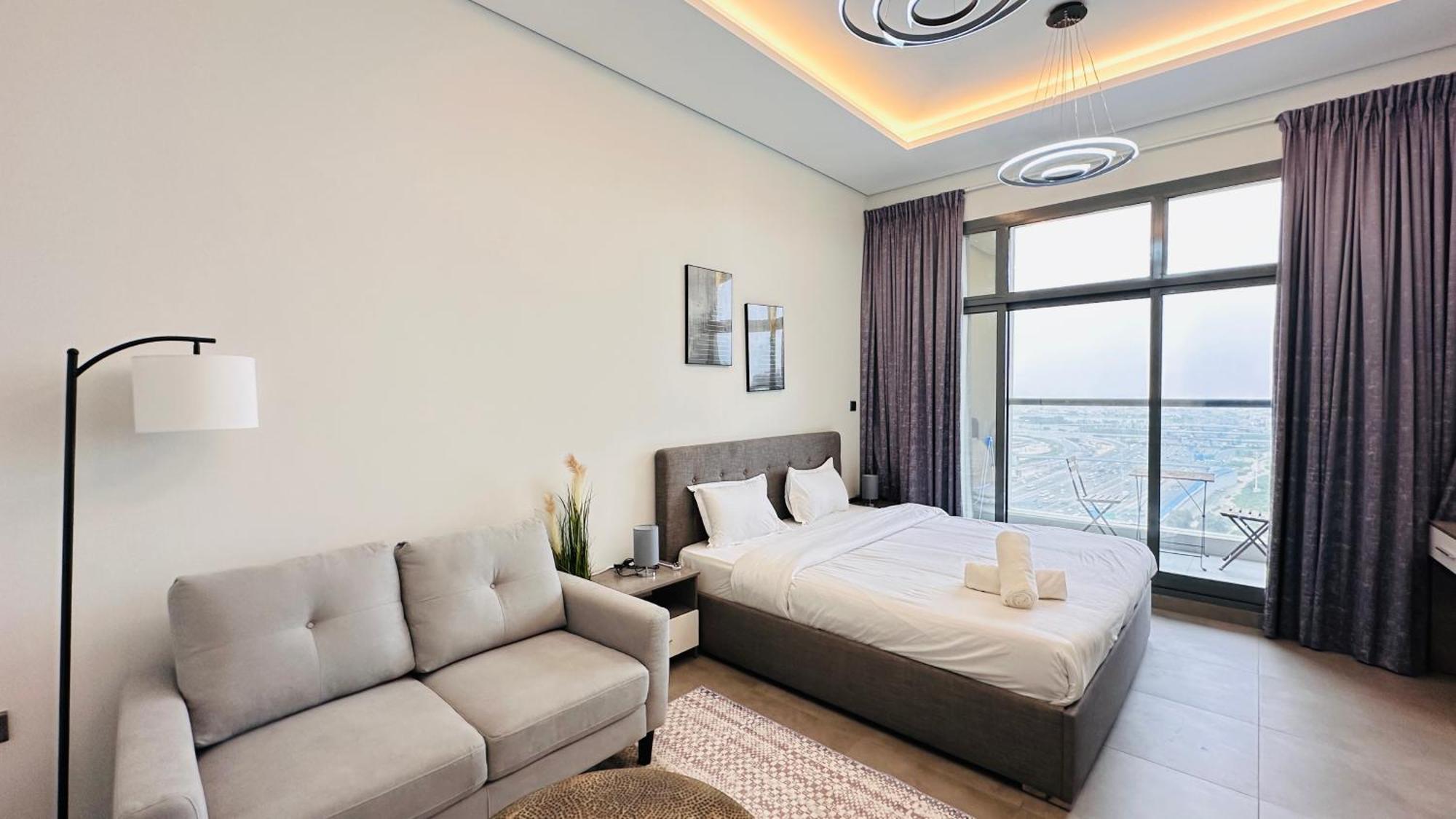 Spacious Palm View With Big Balcony Free Parking By Belvilla *