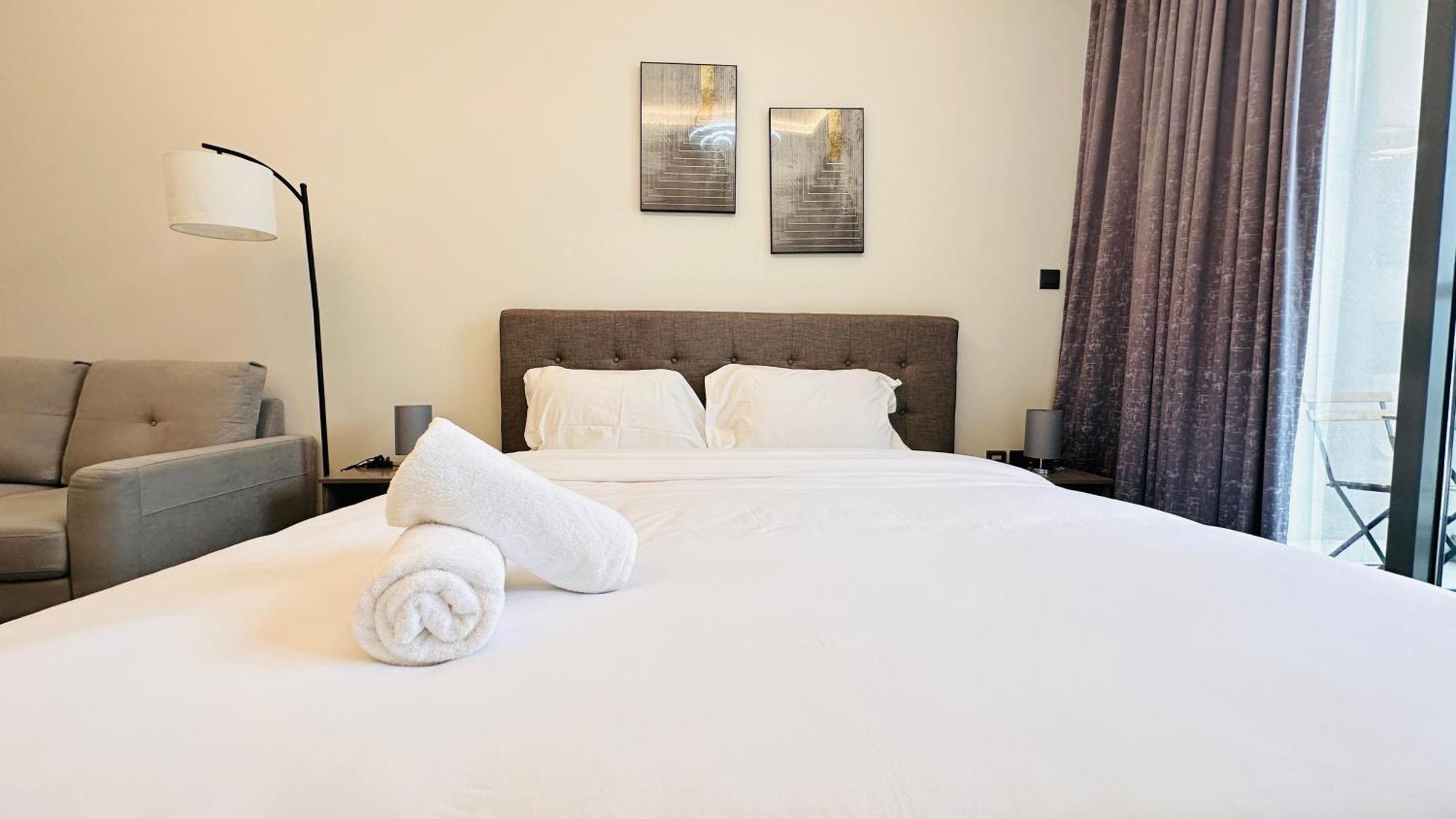 Spacious Palm View With Big Balcony Free Parking By Belvilla Homestay