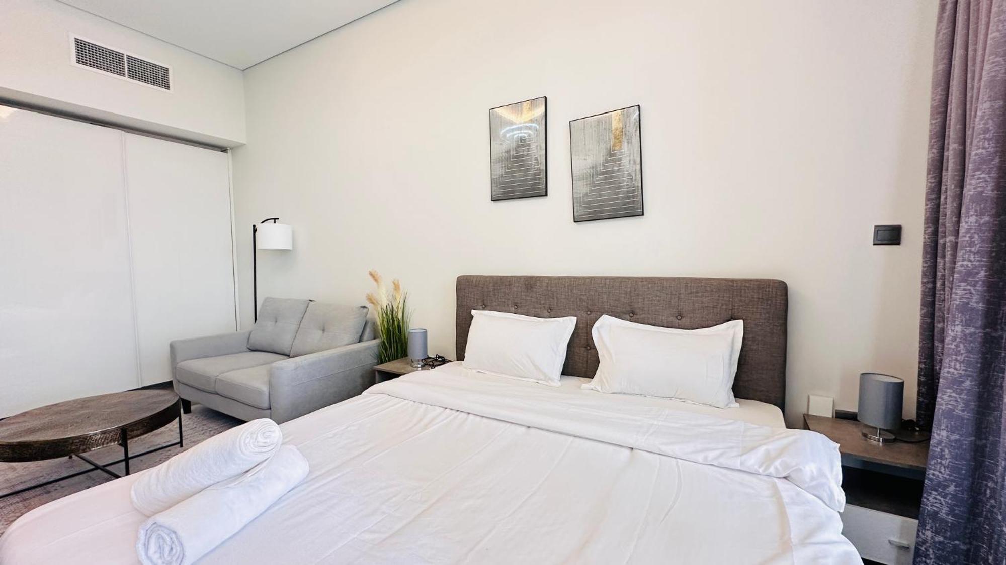 Spacious Palm View With Big Balcony Free Parking By Belvilla Homestay *