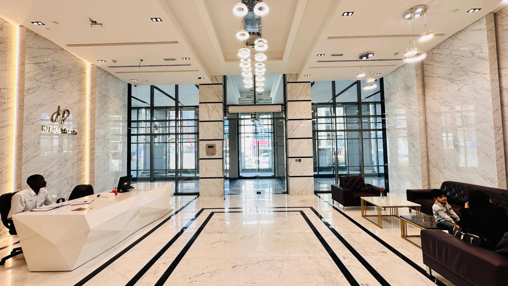 Spacious Palm View With Big Balcony Free Parking By Belvilla Homestay Dubai