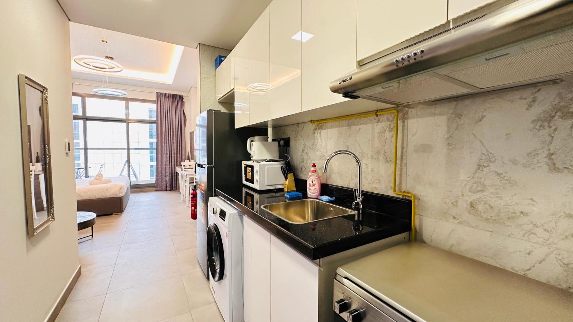 Spacious Palm View With Big Balcony Free Parking By Belvilla Homestay Dubai