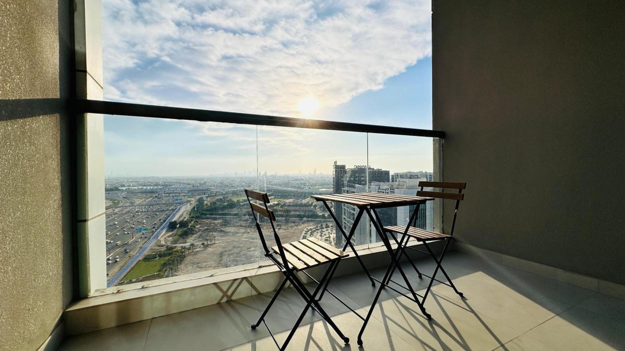 Spacious Palm View With Big Balcony Free Parking By Belvilla * Dubai