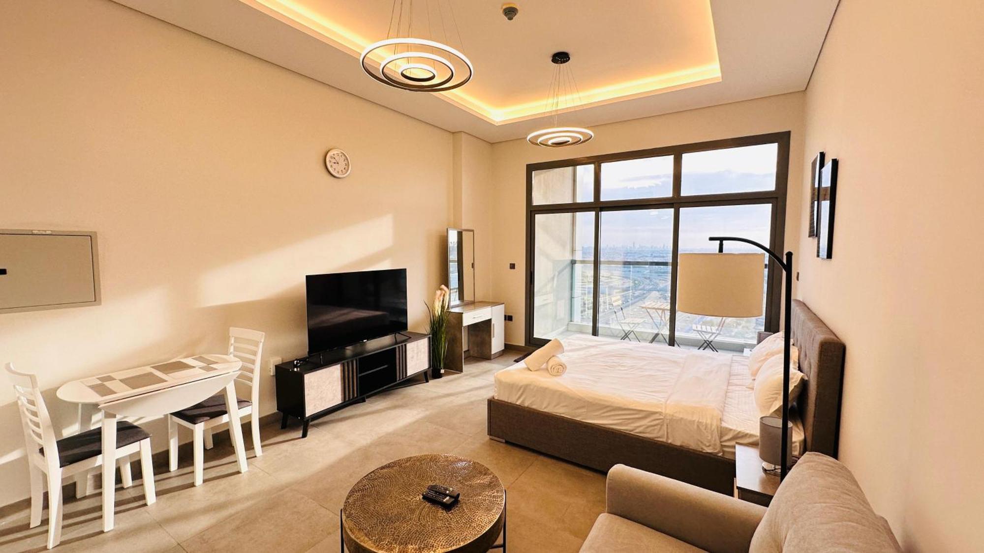 Spacious Palm View With Big Balcony Free Parking By Belvilla Homestay Dubai